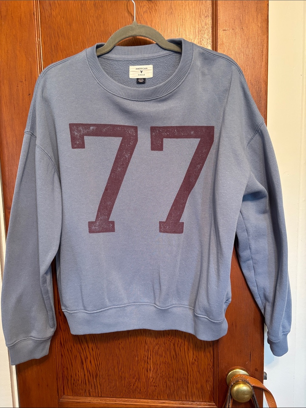 American Eagle Outfitters womens Blue '77' Graphic Crewneck Sweatshirt